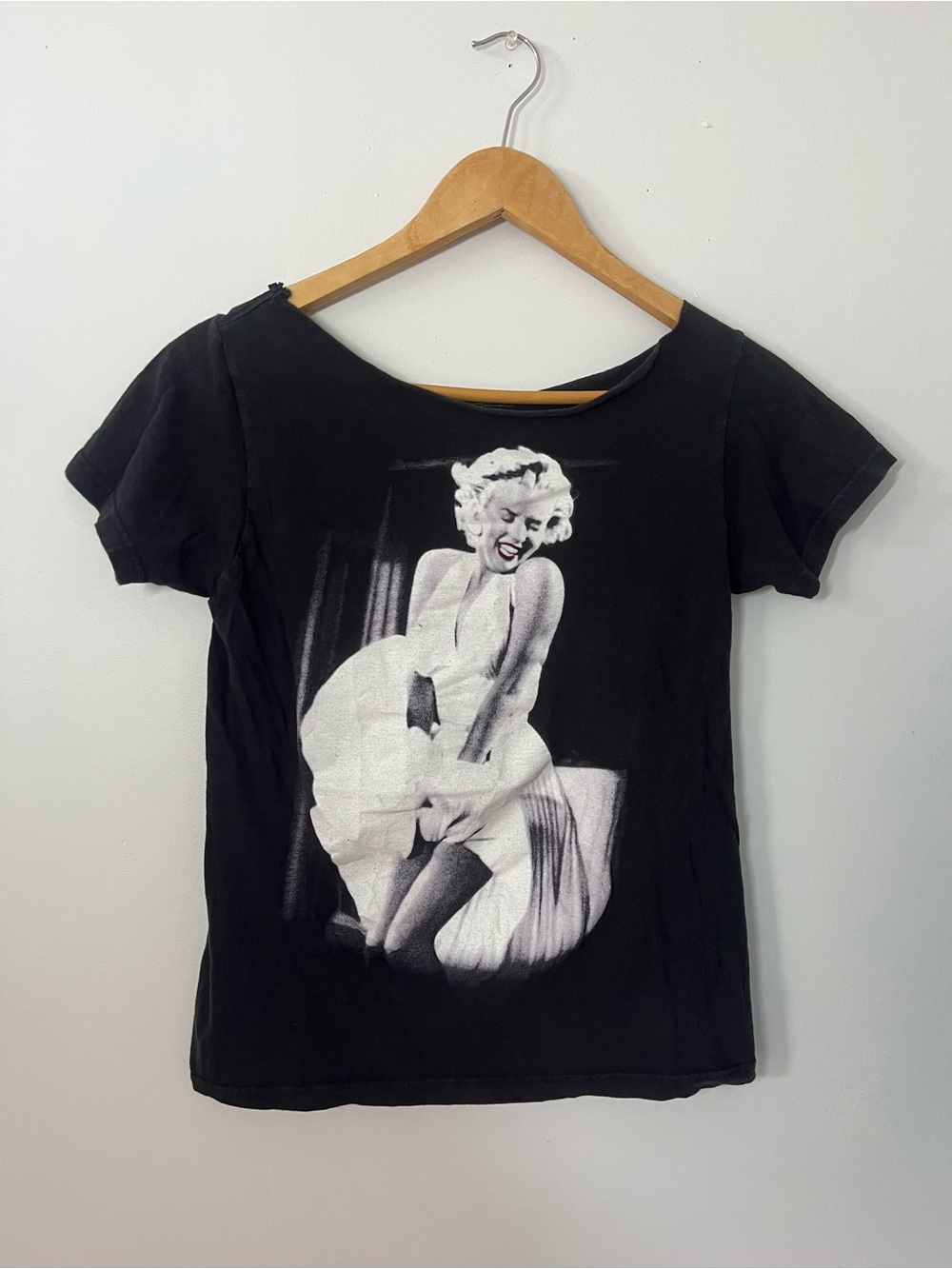 Marilyn Monroe Black Tee with White Iconic Print
